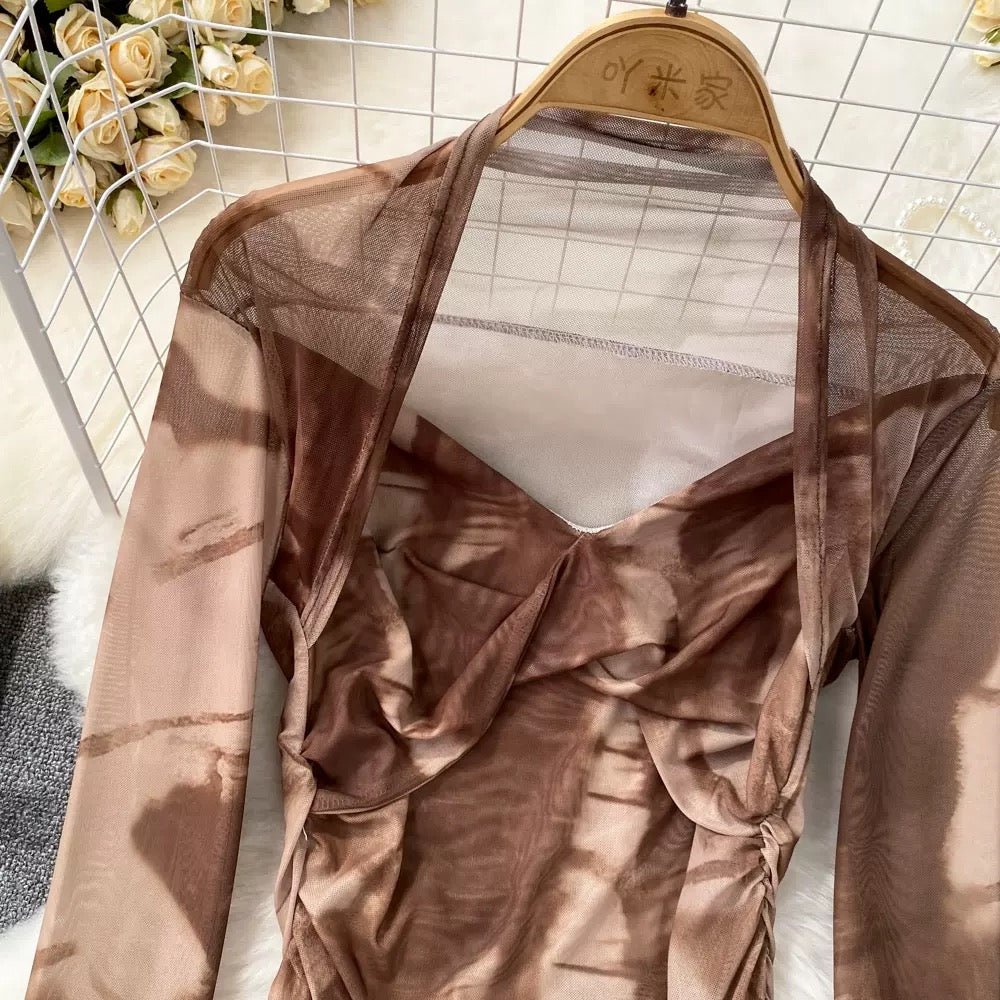 Mesh Sweetheart Neck Tie-dye Top.