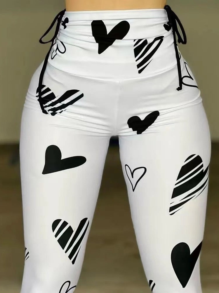 Women Heart Print Soft Leggings