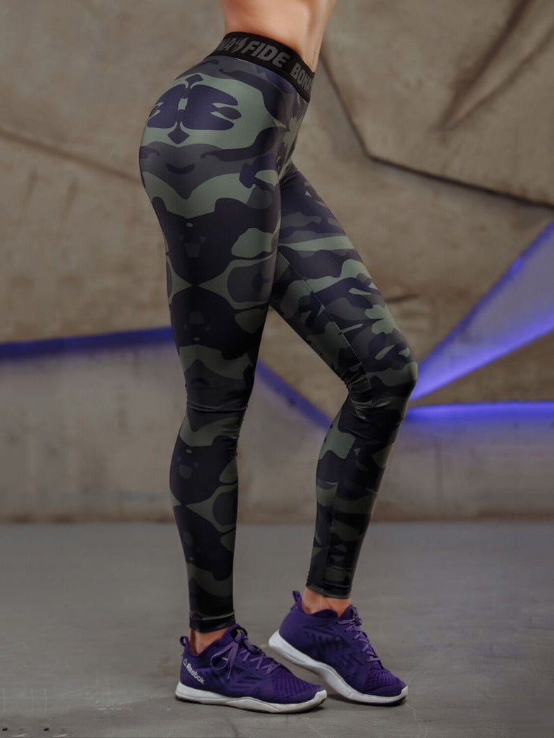 Sexy Camouflage Long Sleeve T-Shirt and Leggings Tracksuit Yoga Wear Wading Sports Fitness Wear.