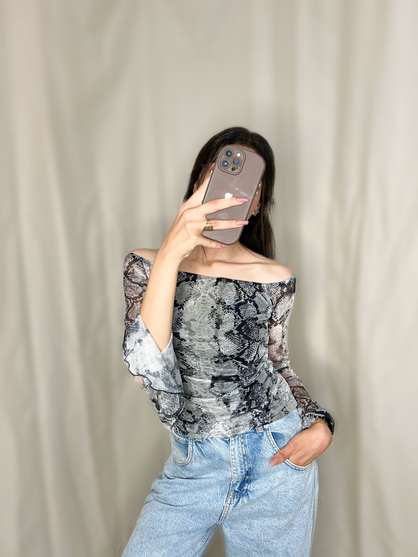 Elegant Mesh Long Sleeves Top.