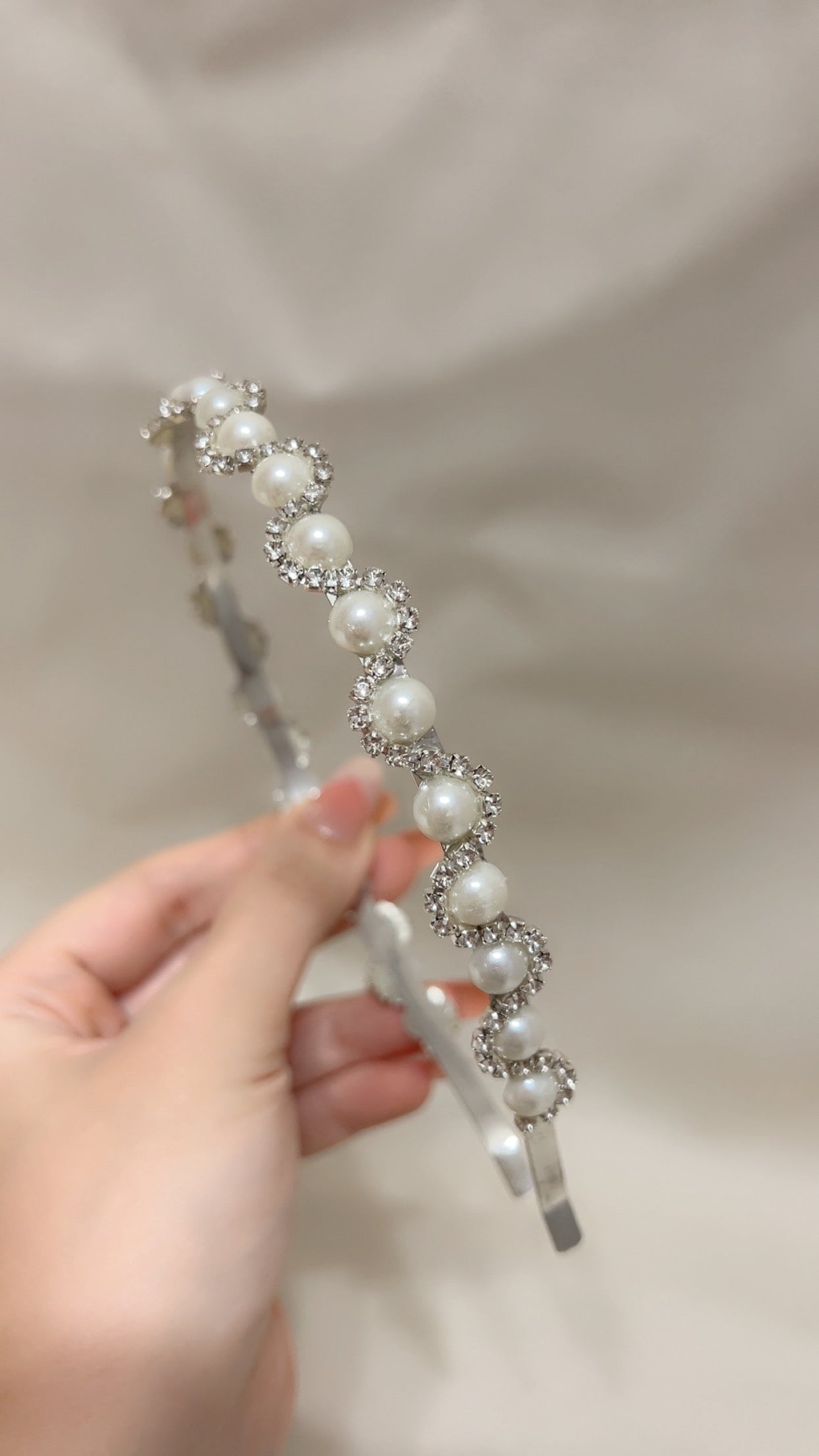 Sparkling Wavy Pearl Hairband