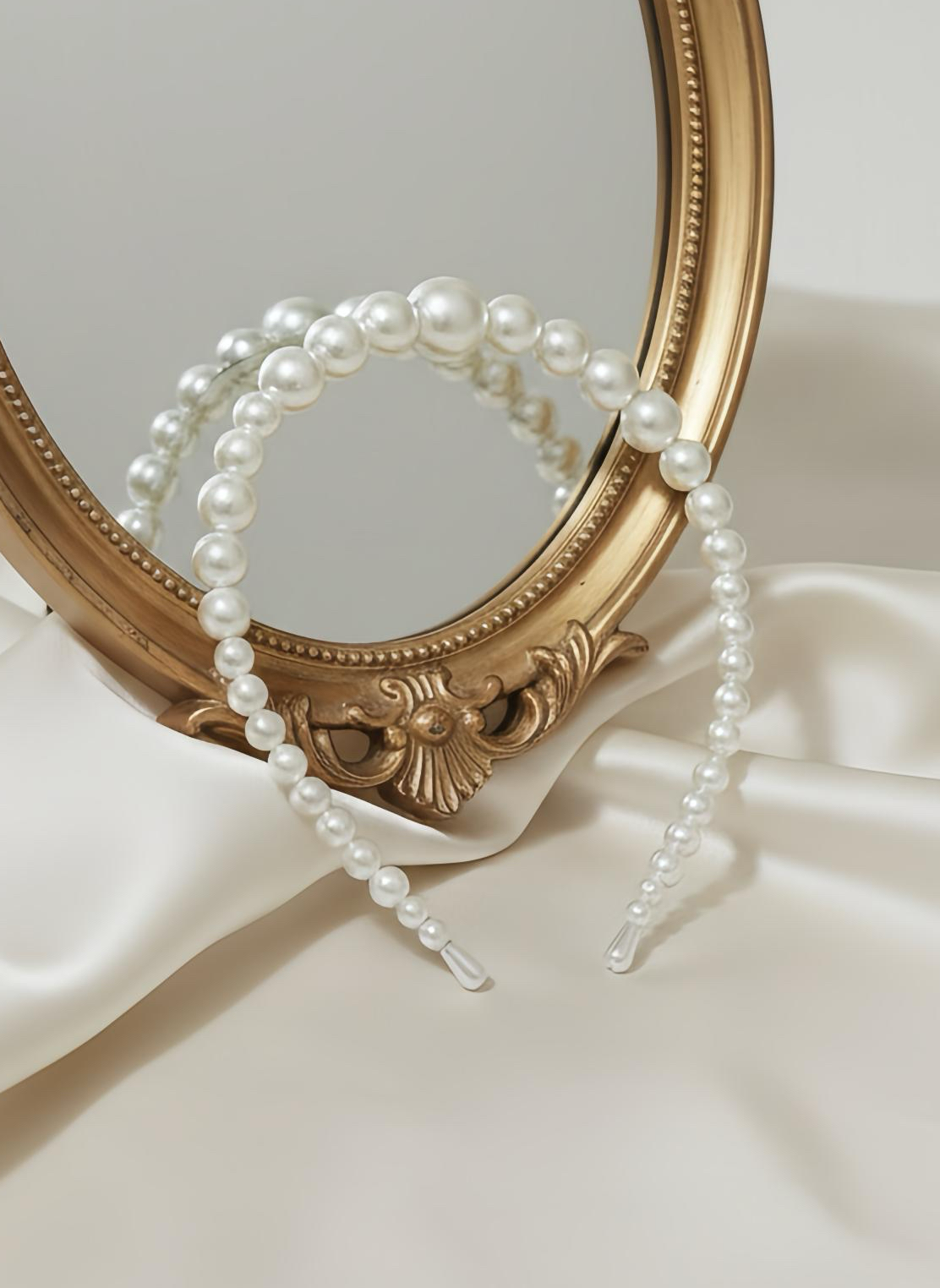 Luxurious Graduated Pearl Headband
