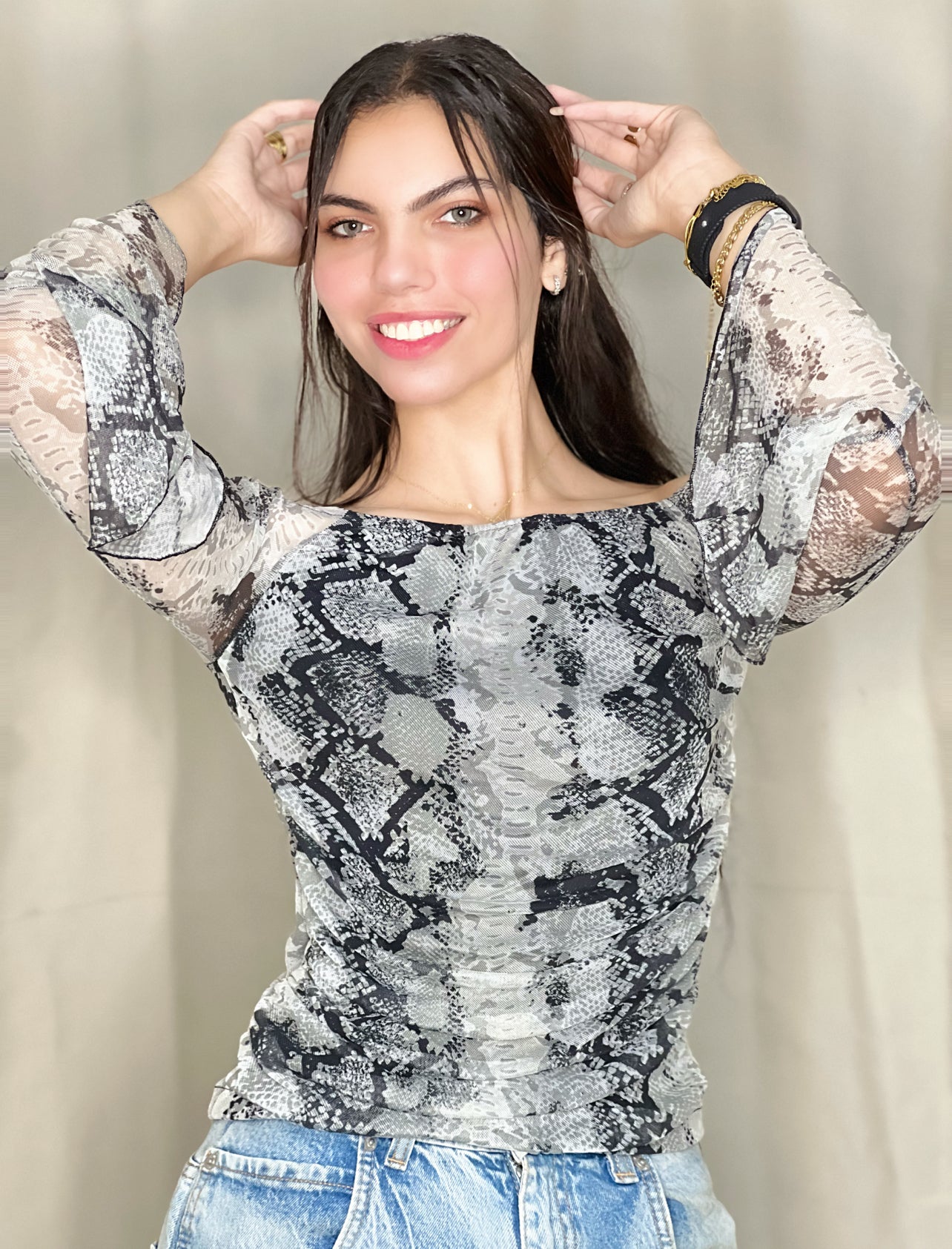 Elegant Mesh Long Sleeves Top.