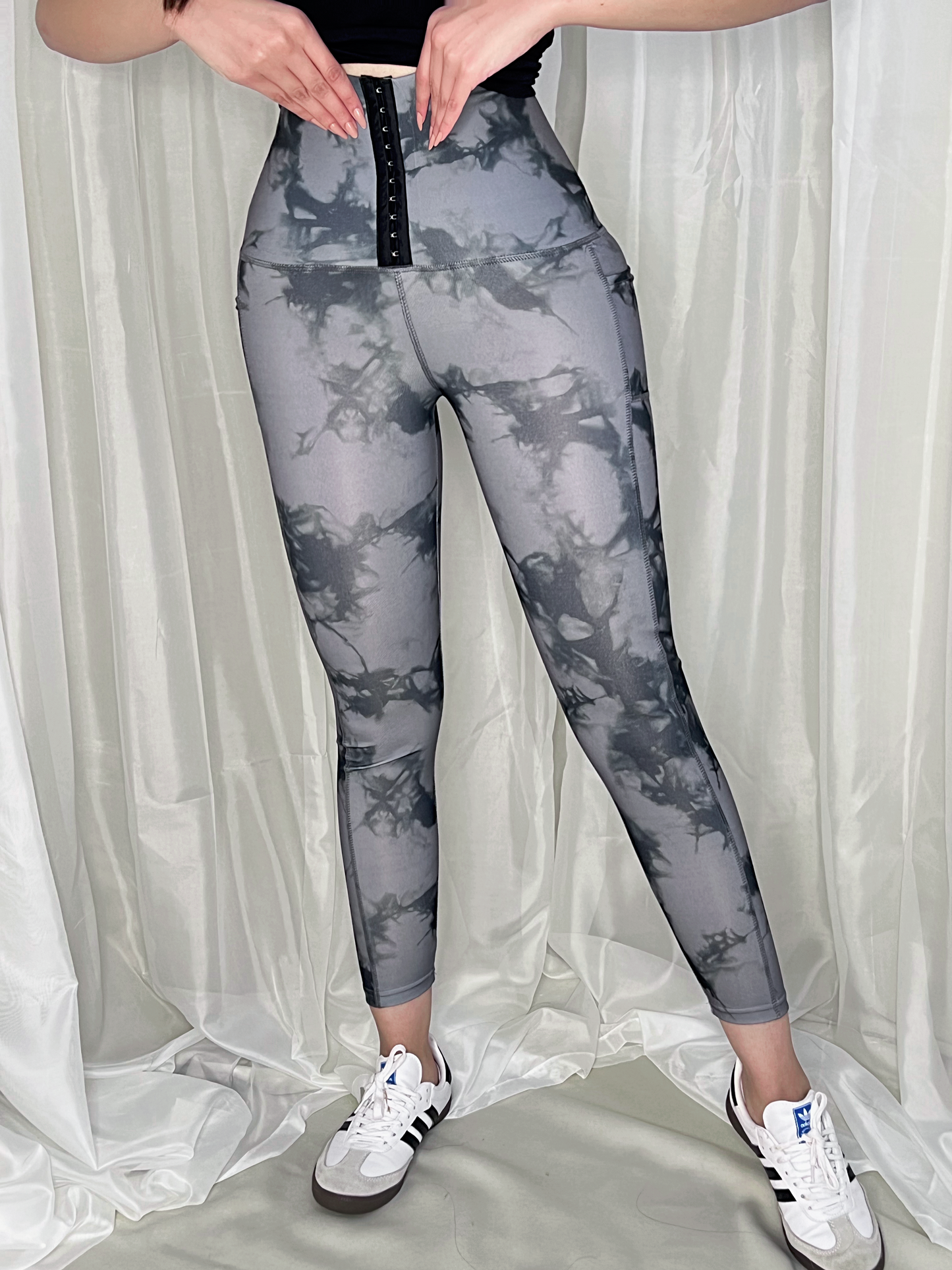 Tie-dye printed waist tight athletic leggings